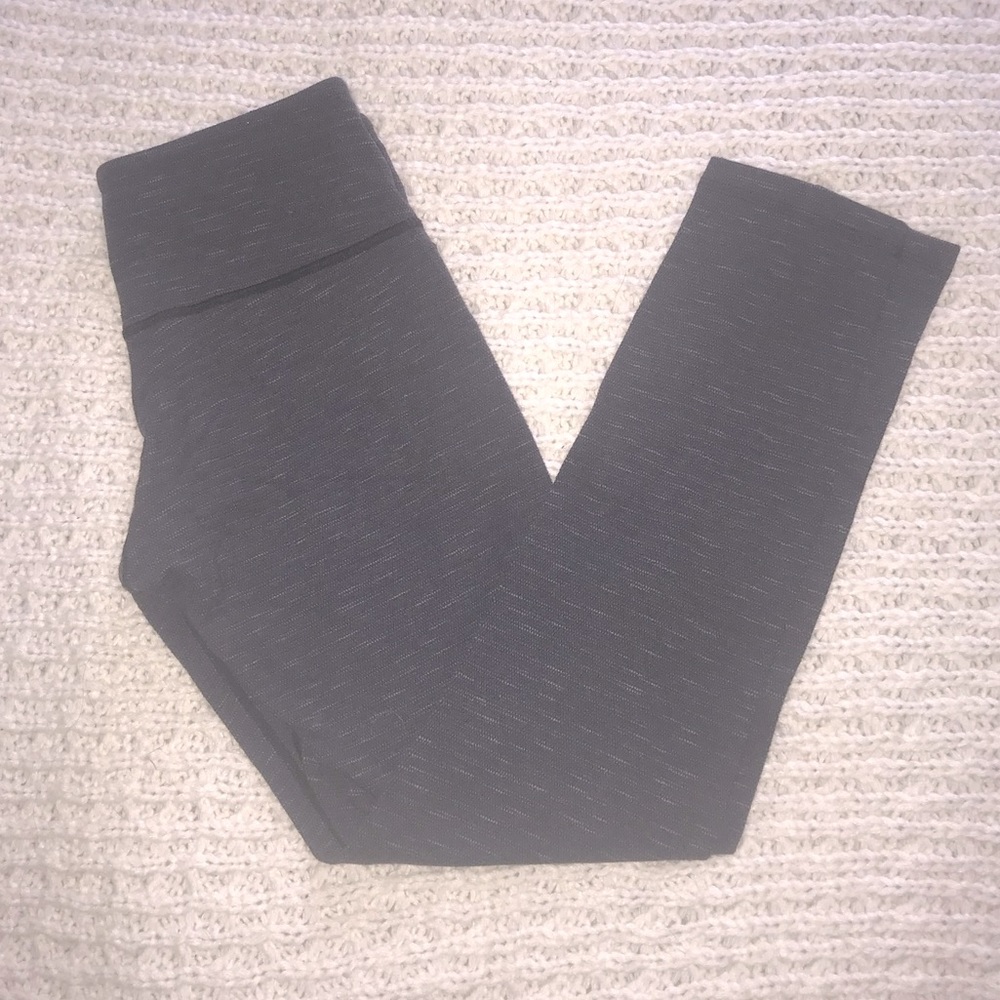 Lululemon dark gray size 6 leggings! 🍋